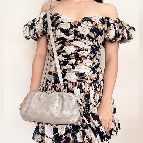 Louis Vuitton Mahina Scala Mini Pouch Crossbody Bag Monogram Metallic Grey - Picture 3 of 3